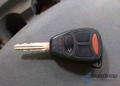 2006 Jeep Grand Cherokee Laredo from USA, damaged, VIN 1J4GR48K66C309880